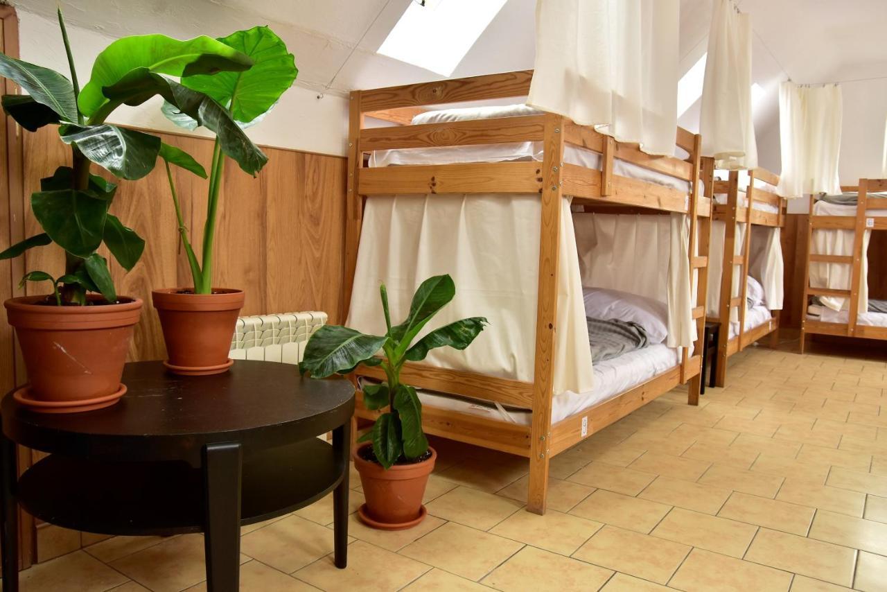 Stonewall Hostel *