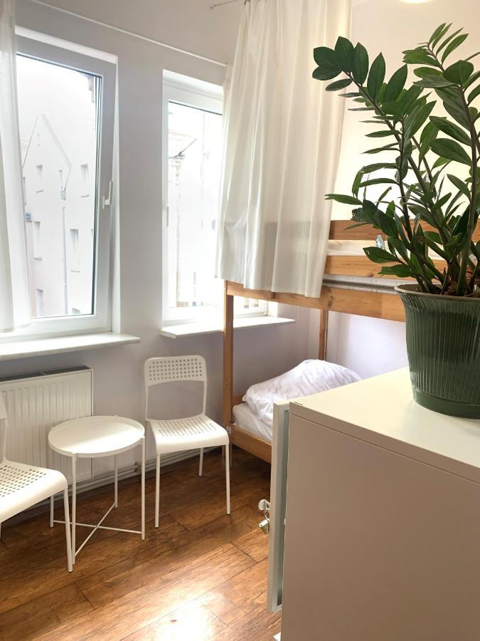 Stonewall Hostel *