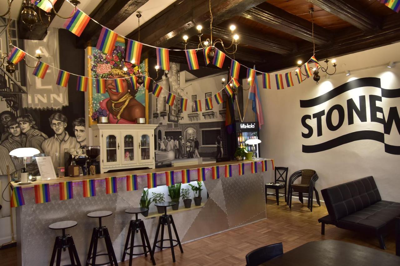 Hostel Stonewall - Self Check In *